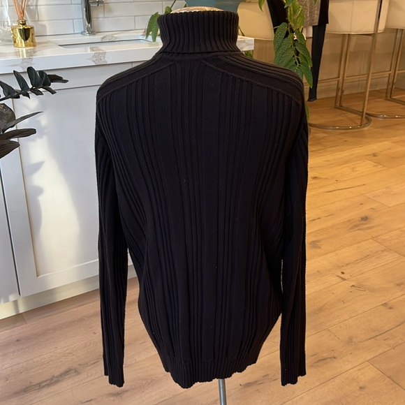 EUC Hugo Boss long sleeve wool turtleneck sweater. - Picture 6 of 12
